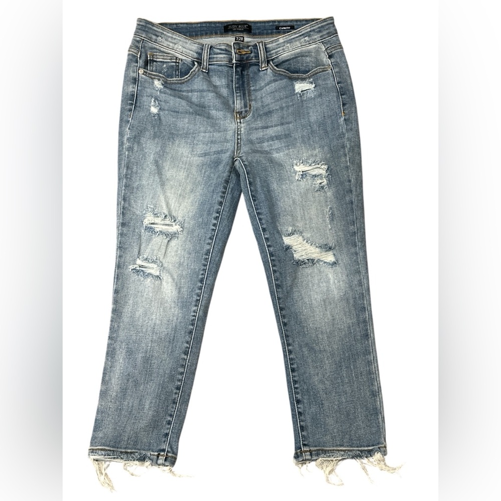 Judy Blue Capri Fit Jeans Size 7/28 Distressed Raw Hem